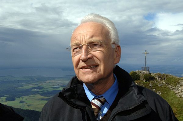 Der CSU-Vorsitzende und bayerische Ministerpräsident Edmund Stoiber besucht...