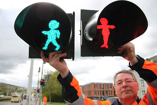 «Vater und Sohn» leuchten als Ampelmännchen