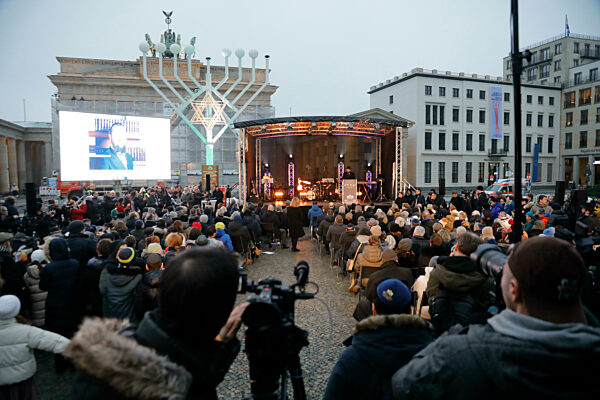 Chanukka-Lichterzünden