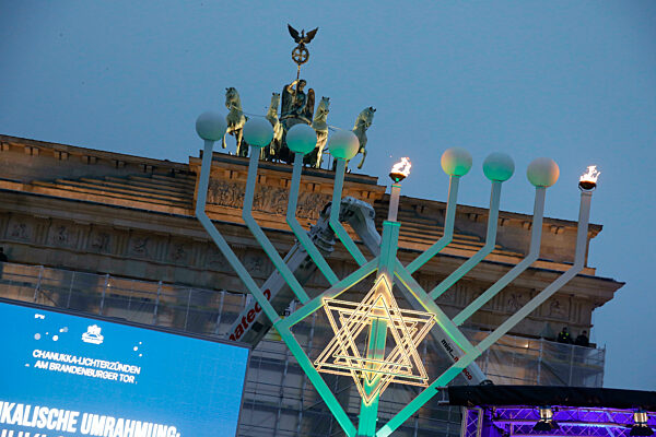 Chanukka-Lichterzünden