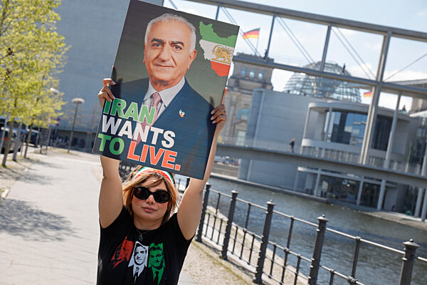 Deutschland, Berlin, Iran Demonstration vor der Bundespressekonferenz