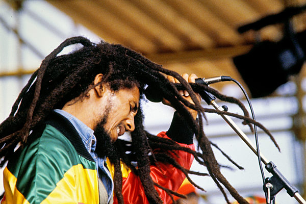 Bob Marley tritt im Münchner Reitstadion auf
und singt seine Reggae Songs