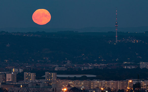 Vollmond über Dresden