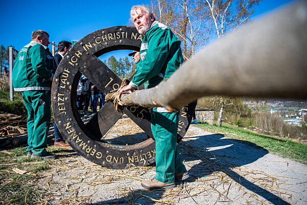 Osterbräuche - Osterräder in Lügde