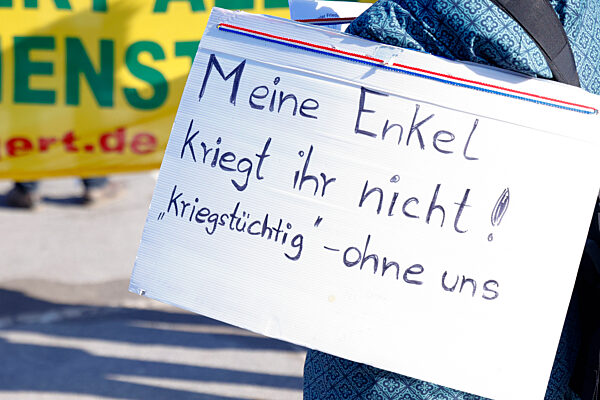 Bundesweiter Schulstreik gegen Wehrpflicht - Kiel