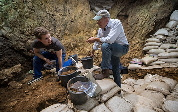 Höhle «Hohle Fels»