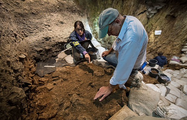Höhle «Hohle Fels»