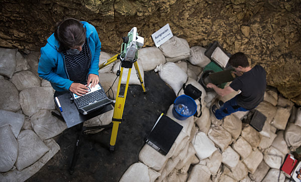 Höhle «Hohle Fels»