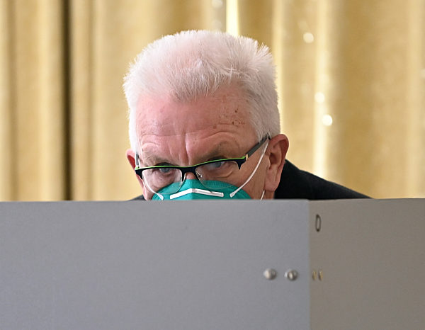 Landtagswahl in Baden-Württemberg - Stimmabgabe Kretschmann