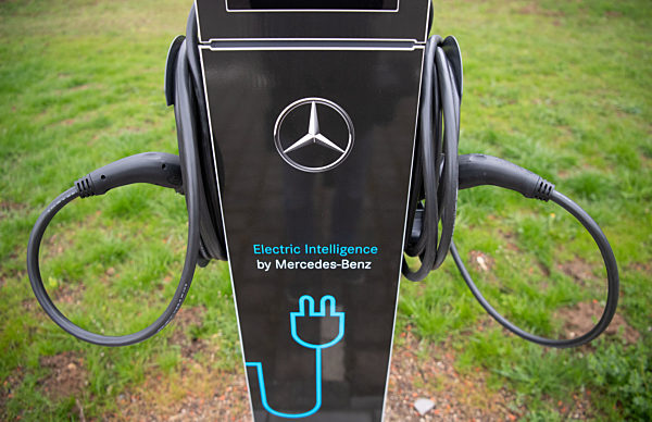 Grundsteinlegung für Daimler-Batteriefabrik