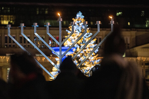Feierliches Entzünden der Chanukka-Lichter in Stuttgart