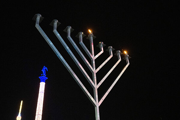 Feierliches Entzünden der Chanukka-Lichter in Stuttgart