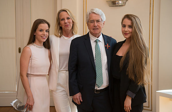 Frank Elstner bekommt Bundesverdienstkreuz