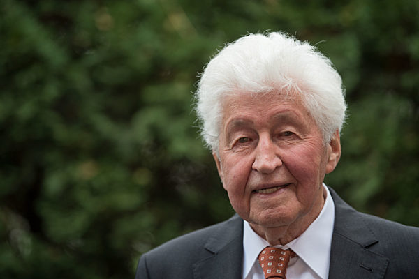 Musik-Label verleiht Gotthilf Fischer goldene Schallplatte