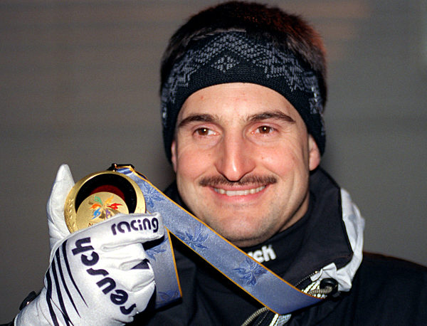 Nagano: Georg Hackl zeigt drittes Olympia-Gold