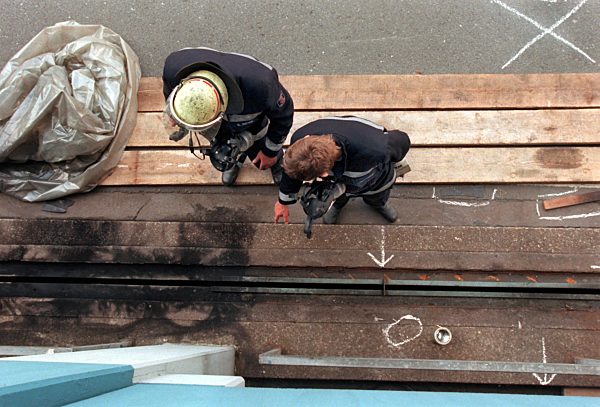 Nach Brand: Rhein-Ruhr-Flughafen soll 20 Mio DM bezahlen