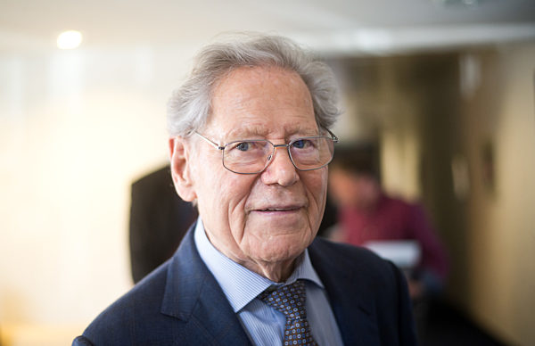 Gesamtausgabe des Theologen Hans Küng