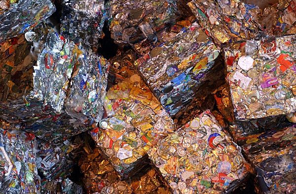 Dosen-Recycling - Trotz Streit um Dosenpfand