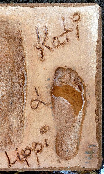 Katarina Witt: Fußabdruck in Beton