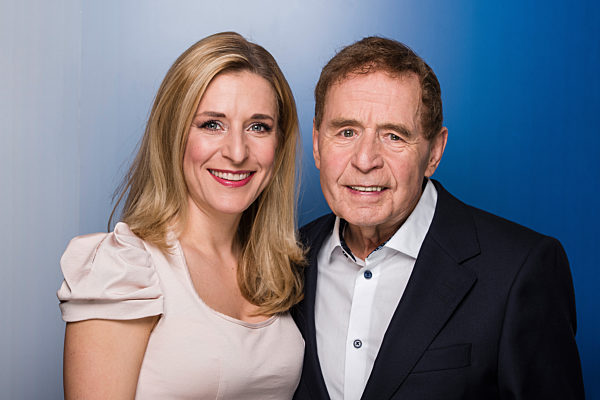 Schlagersaengerin und Moderatorin Stefanie Hertel mit ihrem Vater Eberhard Hertel