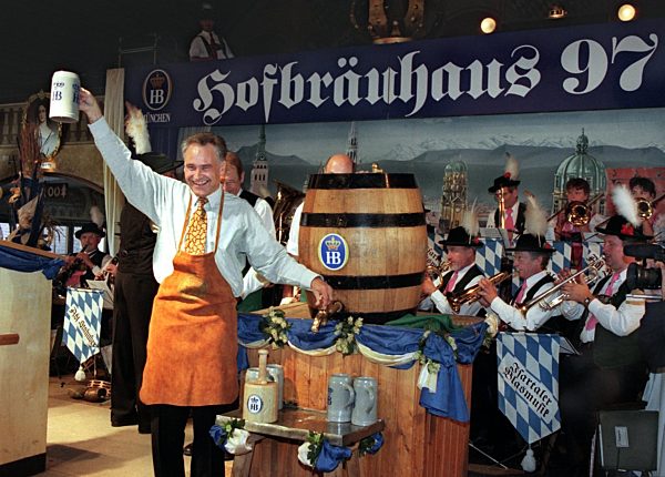 München feiert 100 Jahre Hofbräuhaus