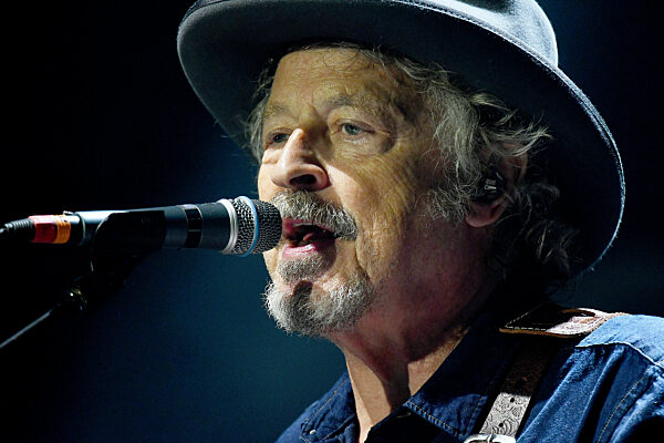 Niedeckens BAP live auf der Buehne am 30.06.2022 in Muenchen, Olympiapark. Tollwood-Festival.