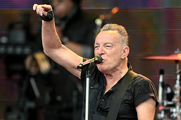 Bruce Springsteen live auf der Buehne am 23.07.2023 in Muenchen, Olympiastadion