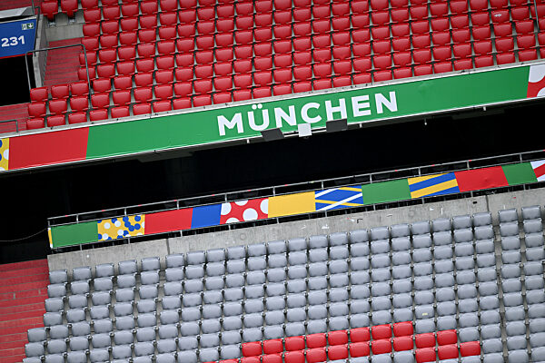 Besuch Bundeskanzler Olaf Scholz im Münchner Fussball Stadion am 03.06.2024 in München