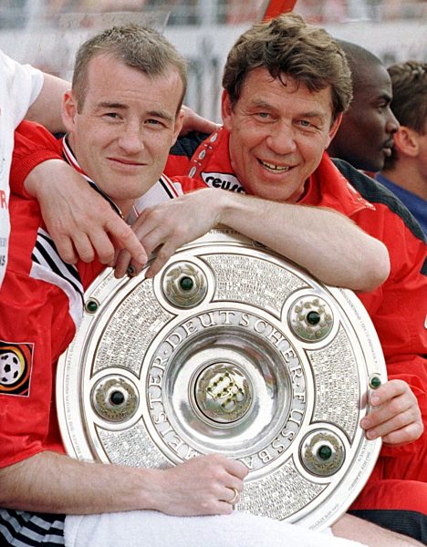 Fußball-Bundesliga: Meisterschale für Otto Rehhagel
