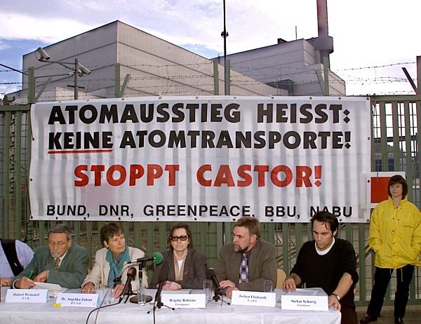Protestaktion vor dem Kernkraftwerk Krümmel