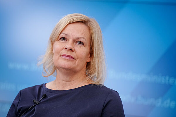 Regierung zur Verbesserung der Lage an Flughäfen