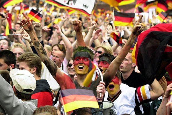 Fußball-WM 2002: Deutscher Fan-Jubel in Hamburg