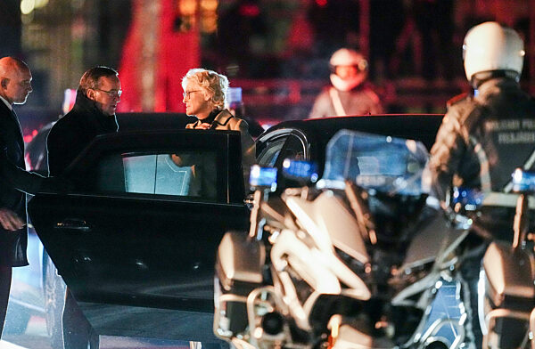 Bundeswehr verabschiedet frühere Verteidigungsministerin Chri...