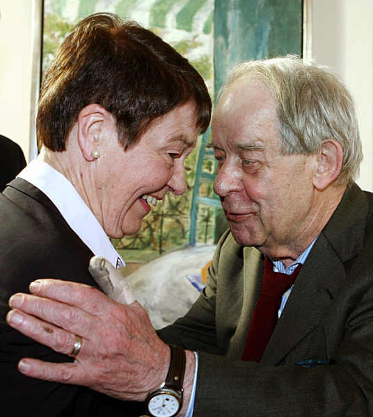 Loki Schmidt, Ehefrau von Alt-Kanzler Helmut Schmidt, wird am Donnerstag (01...