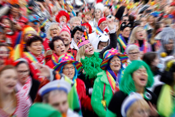 Narren beim Karnevalsauftakt