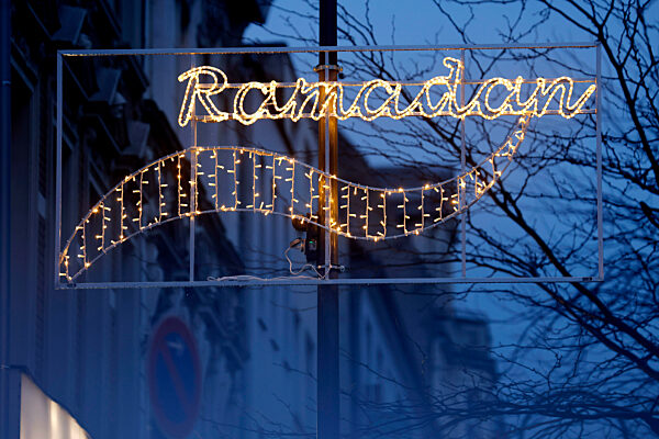 Beleuchtung zum Ramadan in Köln