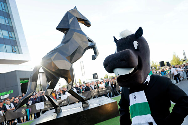 Neues Fohlen-Denkmal im Borussia Park