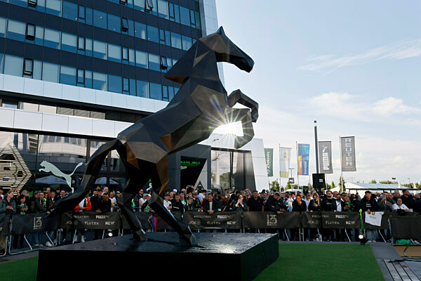 Neues Fohlen-Denkmal im Borussia Park