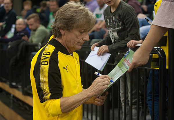 Hallenfussballturnier "Cup der Oeffentlichen Versicherungen Oldenburg"