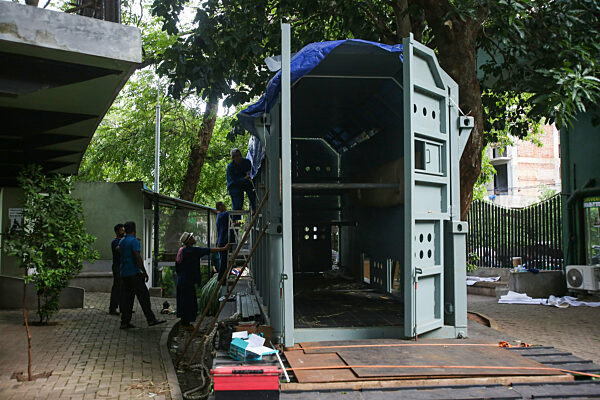 Thai Tusker Sak Surin Or Muthu Raja At The Dehiwala Zoo In Colombo.