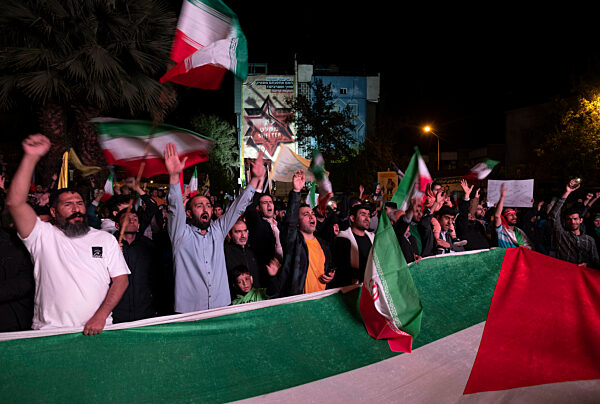 Iranians Celebrate Iranâs IRGC Missile And UAV Attack Against Israel