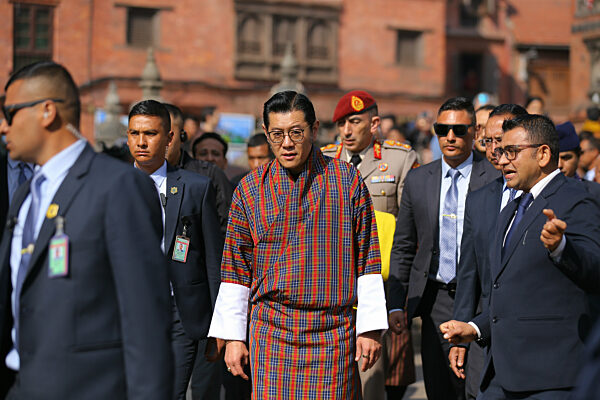 Bhutanese King Jigme Khesar Namgyel Wangchuk Visits Swayambhunath Stupa In Stopover Visit