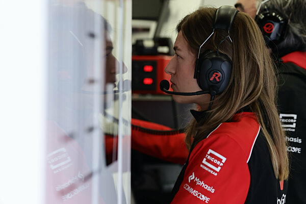 F1 Bahrain Testing Day 2