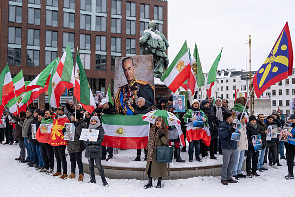 Iranians Rally In Support Of The Nationwide Protests In Iran
