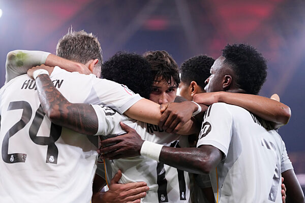 FC Barcelona v Real Madrid: Spanish Super Cup