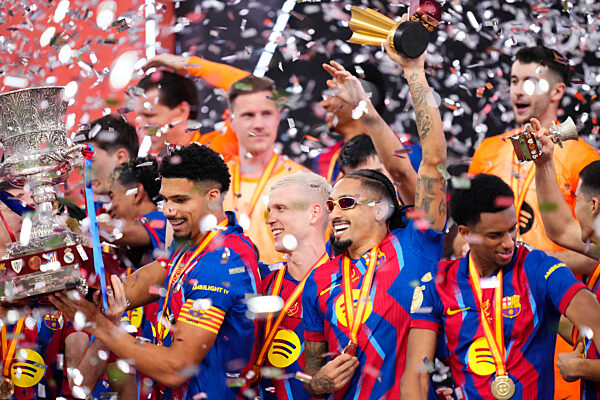 FC Barcelona v Real Madrid: Spanish Super Cup