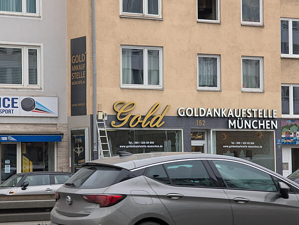 Gold Buying Storefront And Cash Offer In Munich