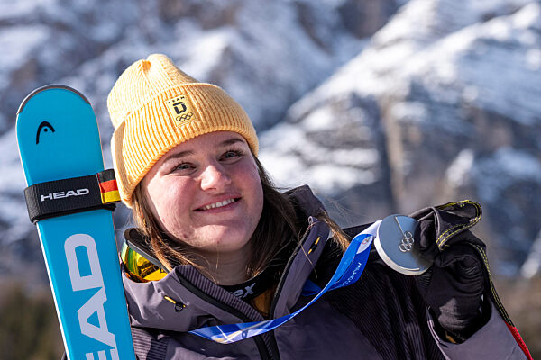 Alpine Skiing - Milano Cortina 2026 Winter Olympics: Day 2