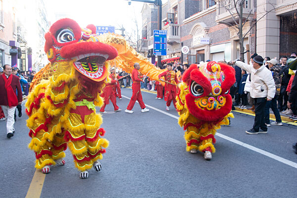 Lion Dance And Dragon Perform At Zhangyuan In Shanghai