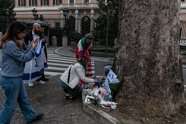 The Anti-regime Iranian Community Celebrates Near The U.S. Embassy